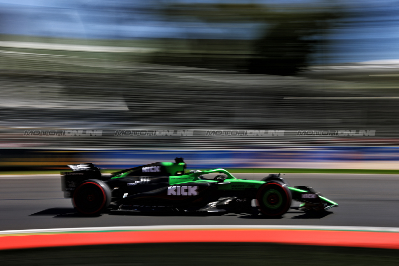 GP AUSTRALIA, Nico Hulkenberg (GER) Sauber C45.

14.03.2025. Formula 1 World Championship, Rd 1, Australian Grand Prix, Albert Park, Melbourne, Australia, Practice Day.

- www.xpbimages.com, EMail: requests@xpbimages.com © Copyright: Charniaux / XPB Images