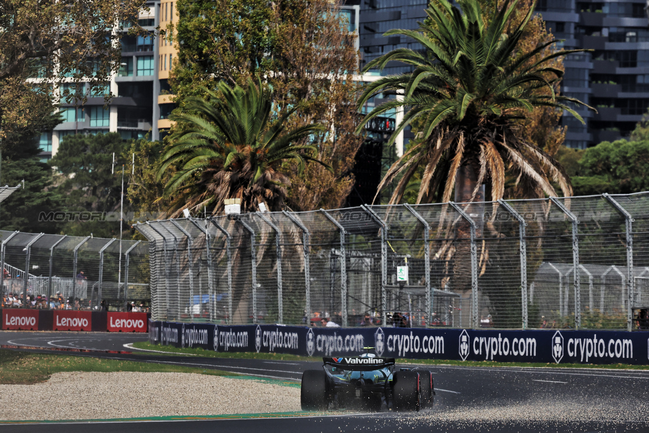 GP AUSTRALIA, Fernando Alonso (ESP) Aston Martin F1 Team AMR25.

14.03.2025. Formula 1 World Championship, Rd 1, Australian Grand Prix, Albert Park, Melbourne, Australia, Practice Day.

- www.xpbimages.com, EMail: requests@xpbimages.com © Copyright: Bearne / XPB Images