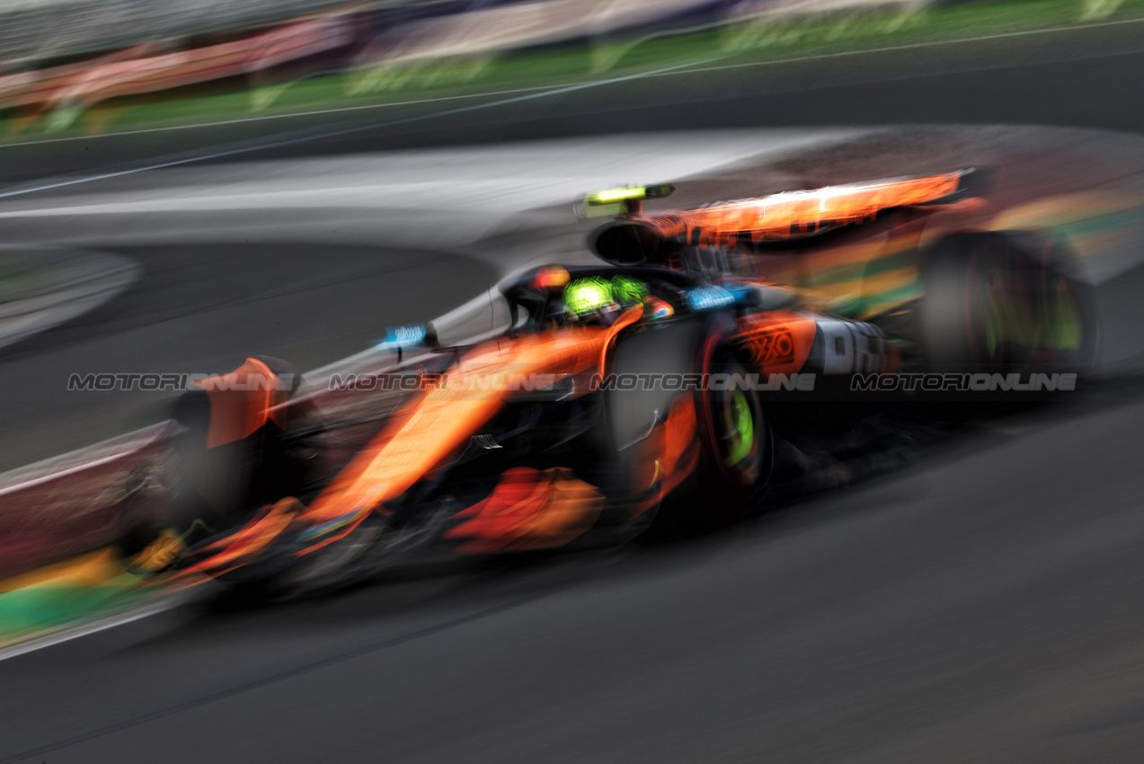 GP AUSTRALIA, Lando Norris (GBR) McLaren MCL39.

14.03.2025. Formula 1 World Championship, Rd 1, Australian Grand Prix, Albert Park, Melbourne, Australia, Practice Day.

- www.xpbimages.com, EMail: requests@xpbimages.com © Copyright: Moy / XPB Images