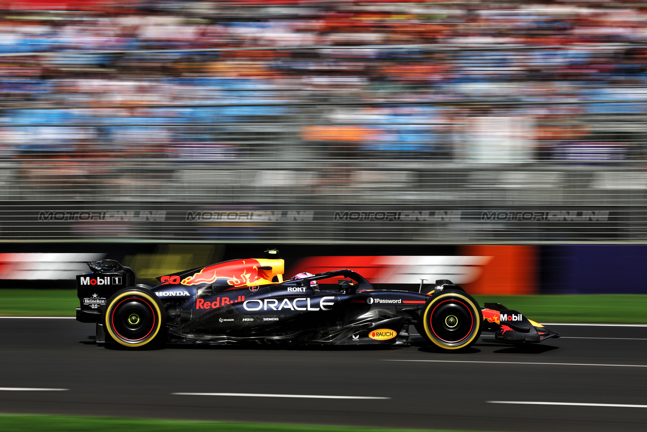 GP AUSTRALIA, Liam Lawson (NZL) Red Bull Racing RB21.

14.03.2025. Formula 1 World Championship, Rd 1, Australian Grand Prix, Albert Park, Melbourne, Australia, Practice Day.

- www.xpbimages.com, EMail: requests@xpbimages.com © Copyright: Moy / XPB Images