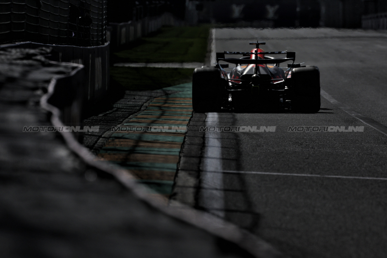 GP AUSTRALIA, Max Verstappen (NLD) Red Bull Racing RB21.

14.03.2025. Formula 1 World Championship, Rd 1, Australian Grand Prix, Albert Park, Melbourne, Australia, Practice Day.

- www.xpbimages.com, EMail: requests@xpbimages.com © Copyright: Moy / XPB Images
