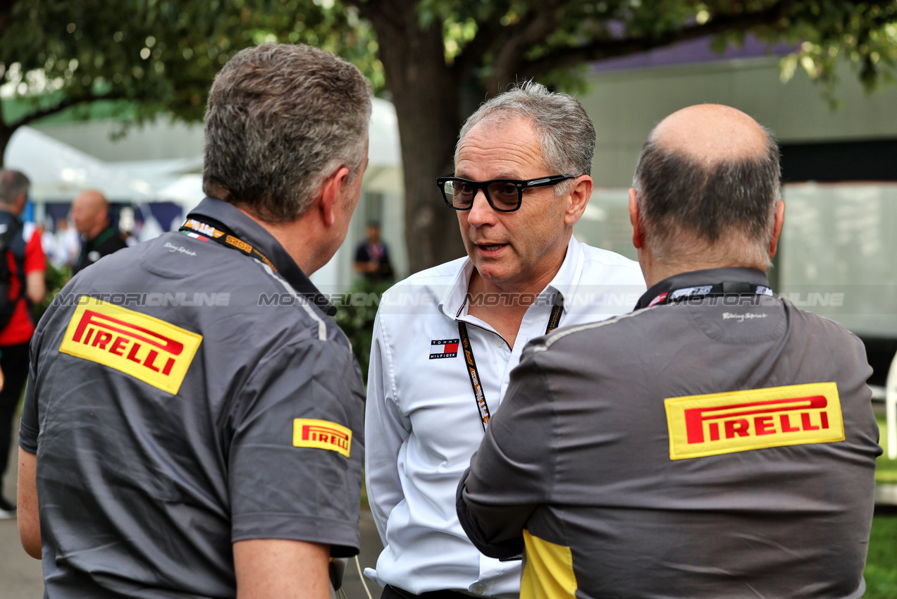 GP AUSTRALIA, Stefano Domenicali (ITA) Formula One President e CEO (Centre) with Mario Isola (ITA) Pirelli Racing Manager (Left).

14.03.2025. Formula 1 World Championship, Rd 1, Australian Grand Prix, Albert Park, Melbourne, Australia, Practice Day.

- www.xpbimages.com, EMail: requests@xpbimages.com © Copyright: Moy / XPB Images