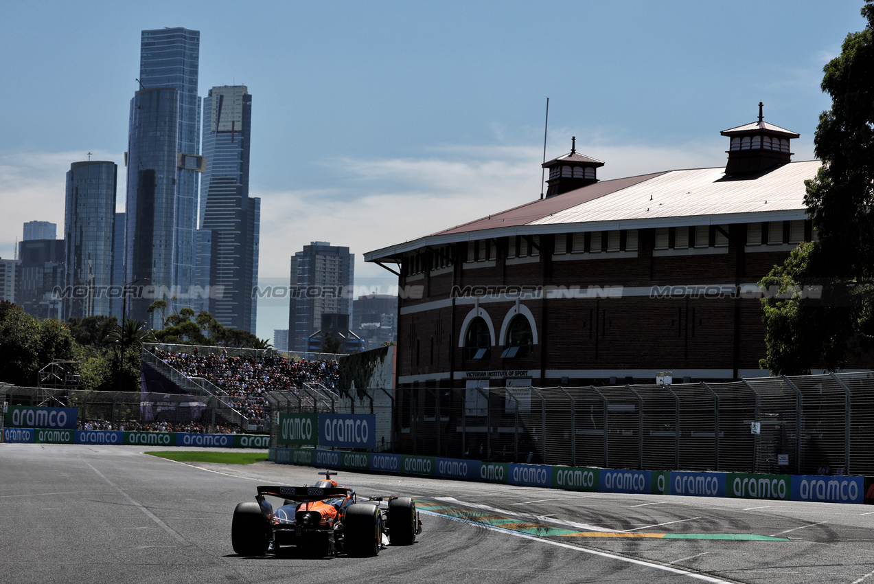 GP AUSTRALIA, Oscar Piastri (AUS) McLaren MCL39.

14.03.2025. Formula 1 World Championship, Rd 1, Australian Grand Prix, Albert Park, Melbourne, Australia, Practice Day.

- www.xpbimages.com, EMail: requests@xpbimages.com © Copyright: Charniaux / XPB Images