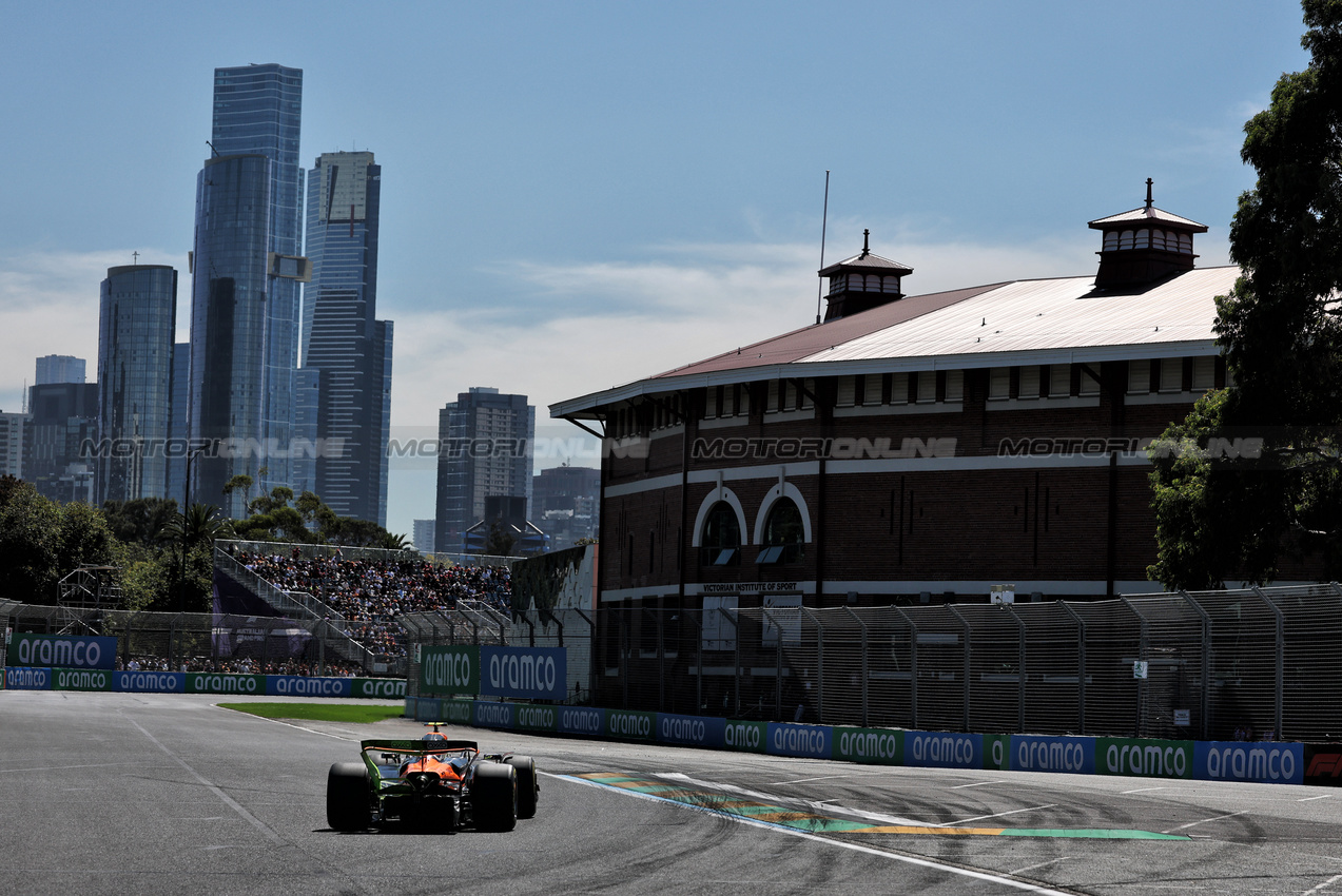 GP AUSTRALIA, Lando Norris (GBR) McLaren MCL39.

14.03.2025. Formula 1 World Championship, Rd 1, Australian Grand Prix, Albert Park, Melbourne, Australia, Practice Day.

- www.xpbimages.com, EMail: requests@xpbimages.com © Copyright: Charniaux / XPB Images