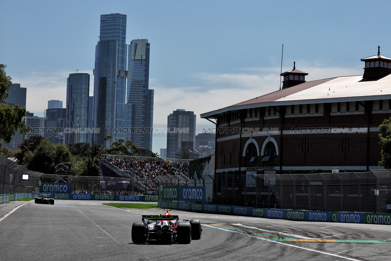 GP AUSTRALIA, Liam Lawson (NZL) Red Bull Racing RB21.

14.03.2025. Formula 1 World Championship, Rd 1, Australian Grand Prix, Albert Park, Melbourne, Australia, Practice Day.

- www.xpbimages.com, EMail: requests@xpbimages.com © Copyright: Charniaux / XPB Images