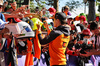 GP AUSTRALIA, Lando Norris (GBR) McLaren with fans.

14.03.2025. Formula 1 World Championship, Rd 1, Australian Grand Prix, Albert Park, Melbourne, Australia, Practice Day.

- www.xpbimages.com, EMail: requests@xpbimages.com © Copyright: Moy / XPB Images