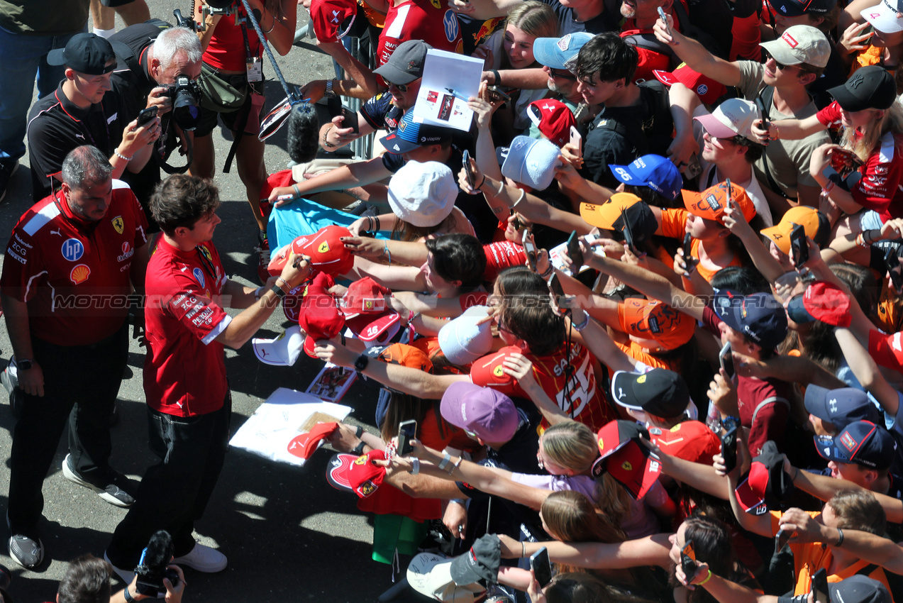 GP AUSTRIA, Charles Leclerc (MON) Ferrari with fans.

29.06.2025. Formula 1 World Championship, Rd 11, Austrian Grand Prix, Spielberg, Austria, Gara Day.

- www.xpbimages.com, EMail: requests@xpbimages.com © Copyright: Moy / XPB Images