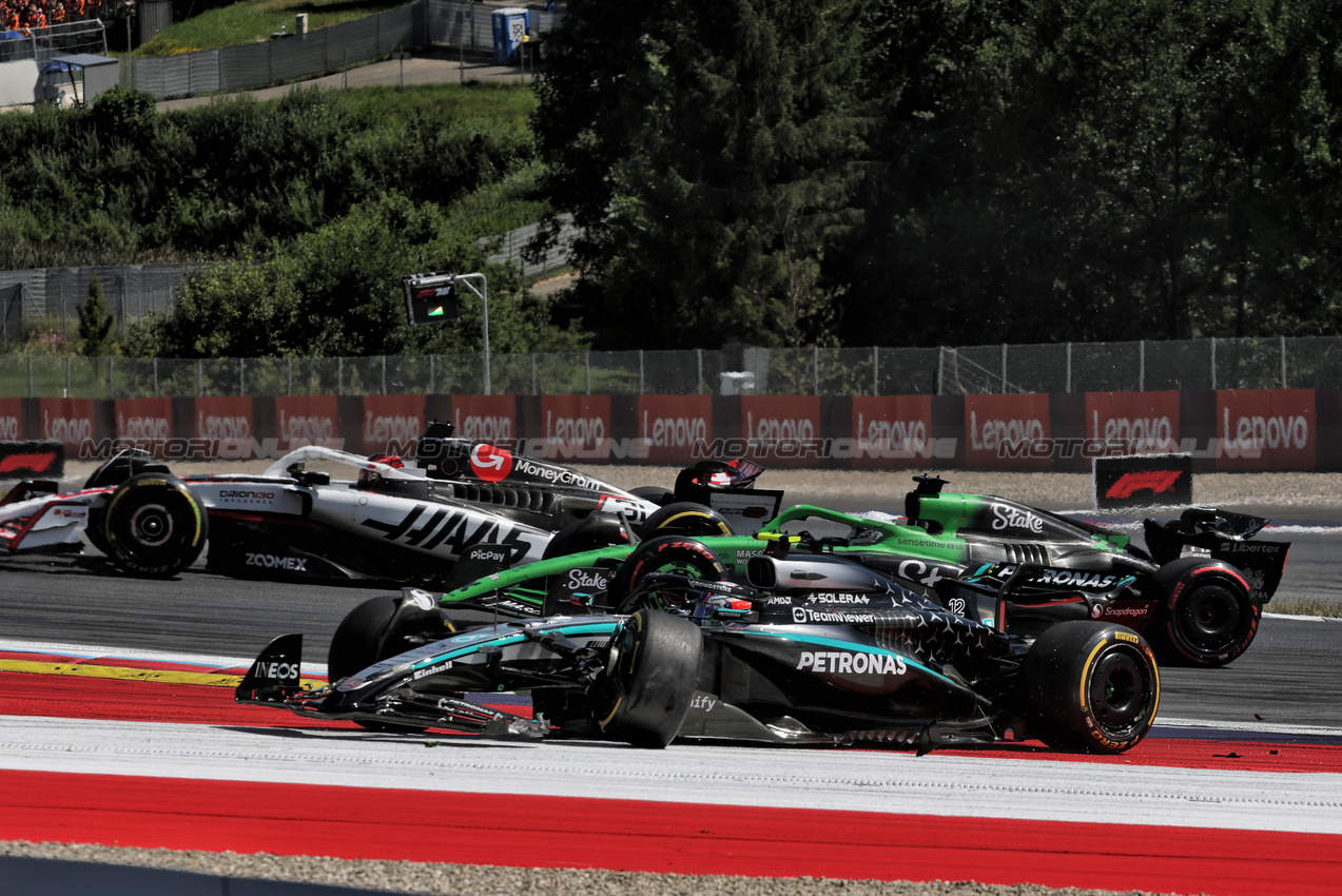 GP AUSTRIA, Andrea Kimi Antonelli (ITA) Mercedes AMG F1 W16 crashed out of the race.

29.06.2025. Formula 1 World Championship, Rd 11, Austrian Grand Prix, Spielberg, Austria, Gara Day.

- www.xpbimages.com, EMail: requests@xpbimages.com © Copyright: Charniaux / XPB Images