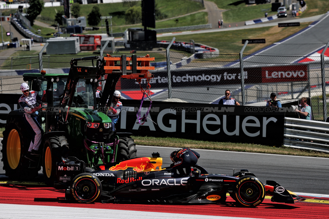 GP AUSTRIA, Max Verstappen (NLD) Red Bull Racing RB21 retired at the partenza of the race.

29.06.2025. Formula 1 World Championship, Rd 11, Austrian Grand Prix, Spielberg, Austria, Gara Day.

- www.xpbimages.com, EMail: requests@xpbimages.com © Copyright: Charniaux / XPB Images