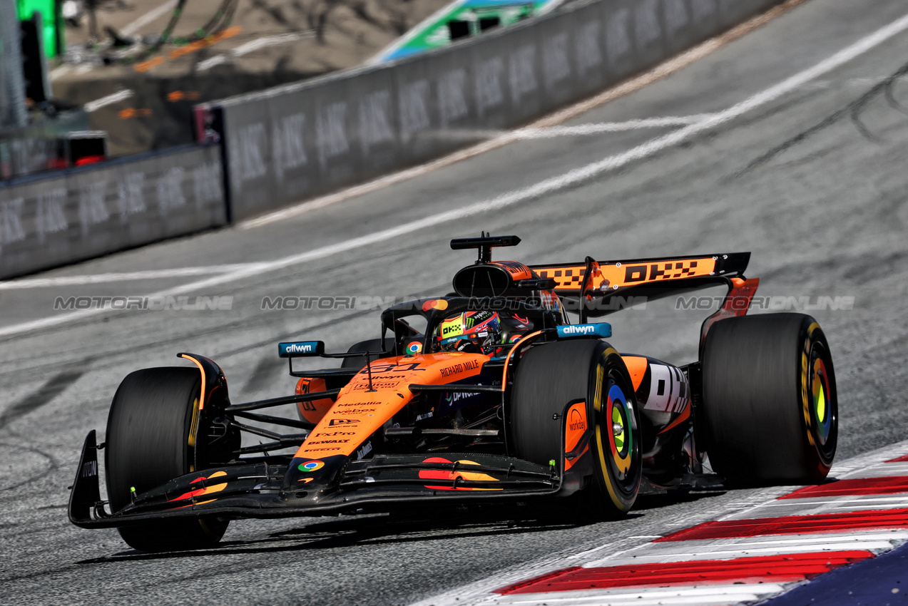 GP AUSTRIA, Oscar Piastri (AUS) McLaren MCL39.

29.06.2025. Formula 1 World Championship, Rd 11, Austrian Grand Prix, Spielberg, Austria, Gara Day.

- www.xpbimages.com, EMail: requests@xpbimages.com © Copyright: Batchelor / XPB Images