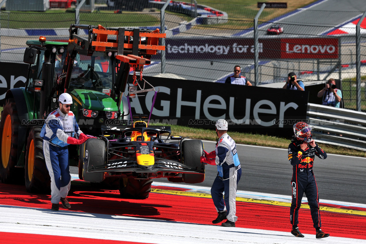 GP AUSTRIA, Max Verstappen (NLD) Red Bull Racing RB21 retired from the race.

29.06.2025. Formula 1 World Championship, Rd 11, Austrian Grand Prix, Spielberg, Austria, Gara Day.

- www.xpbimages.com, EMail: requests@xpbimages.com © Copyright: Charniaux / XPB Images