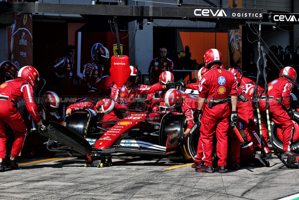 GP AUSTRIA, Charles Leclerc (MON) Ferrari SF-25 makes a pit stop.

29.06.2025. Formula 1 World Championship, Rd 11, Austrian Grand Prix, Spielberg, Austria, Gara Day.

- www.xpbimages.com, EMail: requests@xpbimages.com © Copyright: Batchelor / XPB Images