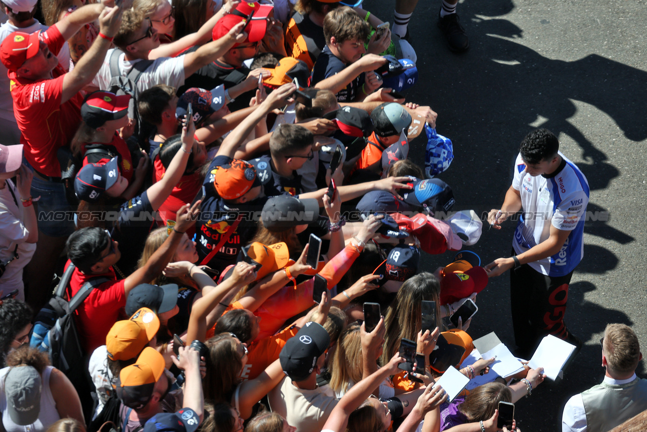 GP AUSTRIA, Isack Hadjar (FRA) Racing Bulls with fans.

29.06.2025. Formula 1 World Championship, Rd 11, Austrian Grand Prix, Spielberg, Austria, Gara Day.

- www.xpbimages.com, EMail: requests@xpbimages.com © Copyright: Moy / XPB Images