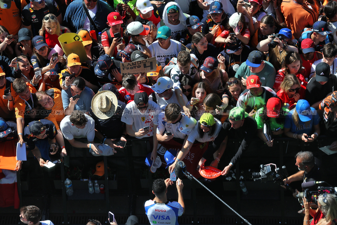 GP AUSTRIA, Isack Hadjar (FRA) Racing Bulls with fans.

29.06.2025. Formula 1 World Championship, Rd 11, Austrian Grand Prix, Spielberg, Austria, Gara Day.

- www.xpbimages.com, EMail: requests@xpbimages.com © Copyright: Moy / XPB Images