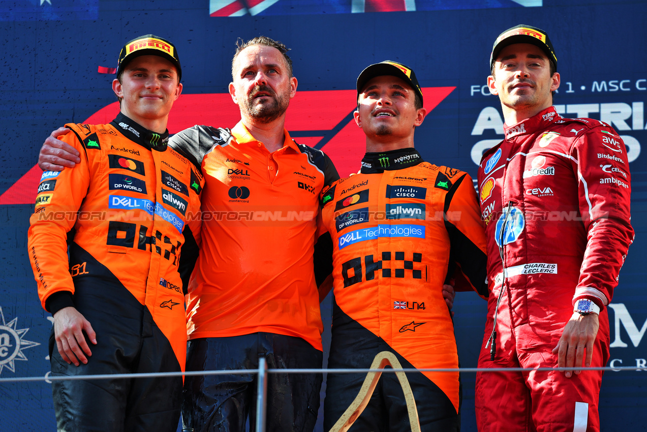 GP AUSTRIA, The podium (L to R): Oscar Piastri (AUS) McLaren, second; Neil Houldey (GBR) McLaren Technical Director  Engineering; Lando Norris (GBR) McLaren, vincitore Charles Leclerc (MON) Ferrari, third.

29.06.2025. Formula 1 World Championship, Rd 11, Austrian Grand Prix, Spielberg, Austria, Gara Day.

- www.xpbimages.com, EMail: requests@xpbimages.com © Copyright: Batchelor / XPB Images