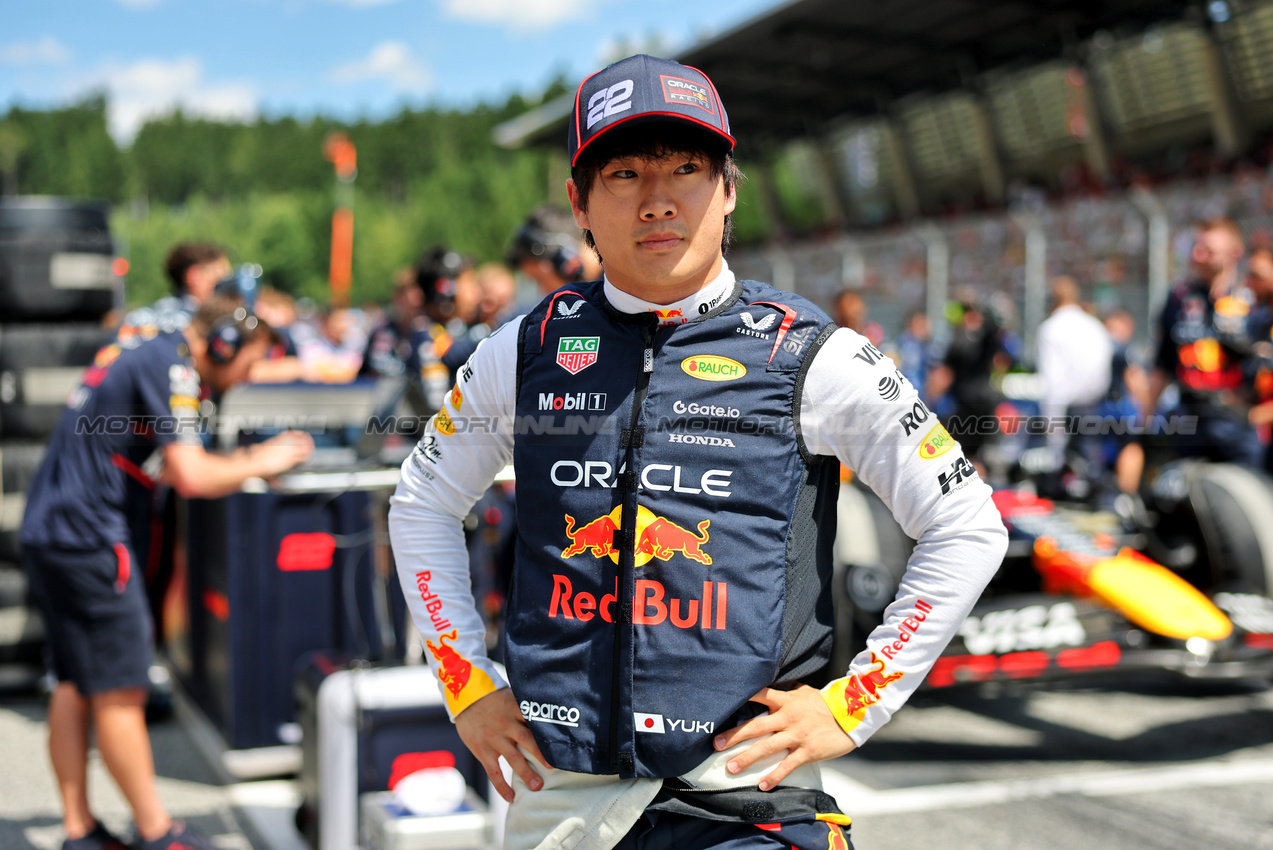 GP AUSTRIA, Yuki Tsunoda (JPN) Red Bull Racing on the grid.

29.06.2025. Formula 1 World Championship, Rd 11, Austrian Grand Prix, Spielberg, Austria, Gara Day.

- www.xpbimages.com, EMail: requests@xpbimages.com © Copyright: Charniaux / XPB Images