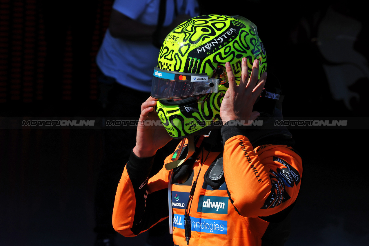GP AUSTRIA, Gara winner Lando Norris (GBR) McLaren in parc ferme.

29.06.2025. Formula 1 World Championship, Rd 11, Austrian Grand Prix, Spielberg, Austria, Gara Day.

- www.xpbimages.com, EMail: requests@xpbimages.com © Copyright: Moy / XPB Images