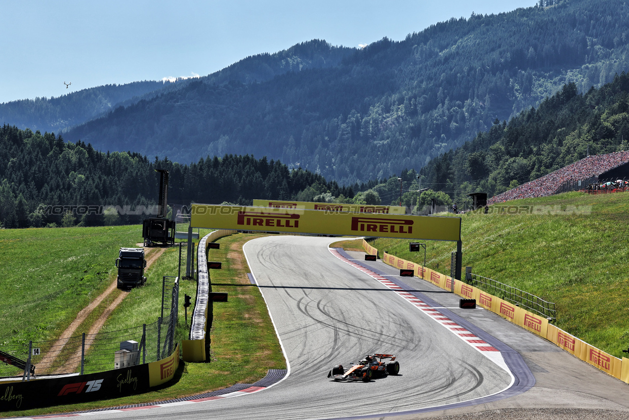 GP AUSTRIA, Oscar Piastri (AUS) McLaren MCL39.

29.06.2025. Formula 1 World Championship, Rd 11, Austrian Grand Prix, Spielberg, Austria, Gara Day.

- www.xpbimages.com, EMail: requests@xpbimages.com © Copyright: Moy / XPB Images
