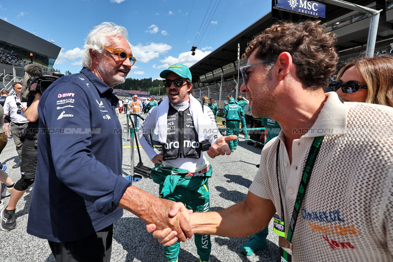 GP AUSTRIA, (L to R): Flavio Briatore (ITA) Alpine F1 Team Executive Advisor e Fernando Alonso (ESP) Aston Martin F1 Team on the grid.

29.06.2025. Formula 1 World Championship, Rd 11, Austrian Grand Prix, Spielberg, Austria, Gara Day.

- www.xpbimages.com, EMail: requests@xpbimages.com © Copyright: Moy / XPB Images