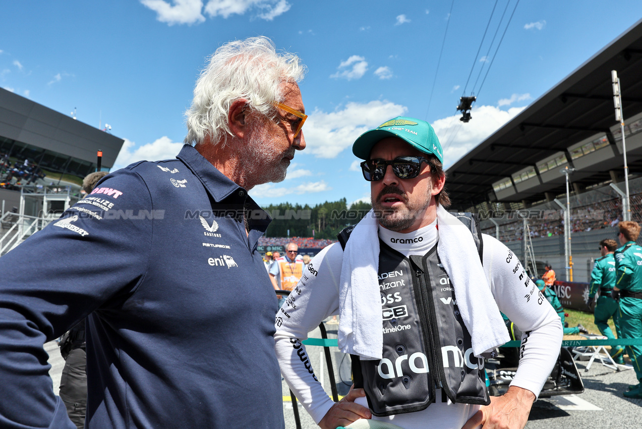 GP AUSTRIA, (L to R): Flavio Briatore (ITA) Alpine F1 Team Executive Advisor e Fernando Alonso (ESP) Aston Martin F1 Team on the grid.

29.06.2025. Formula 1 World Championship, Rd 11, Austrian Grand Prix, Spielberg, Austria, Gara Day.

- www.xpbimages.com, EMail: requests@xpbimages.com © Copyright: Moy / XPB Images