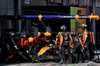 GP AUSTRIA, Oscar Piastri (AUS) McLaren MCL39 makes a pit stop.

29.06.2025. Formula 1 World Championship, Rd 11, Austrian Grand Prix, Spielberg, Austria, Gara Day.

- www.xpbimages.com, EMail: requests@xpbimages.com © Copyright: Batchelor / XPB Images