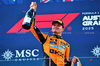 GP AUSTRIA, Gara winner Lando Norris (GBR) McLaren celebrates on the podium.

29.06.2025. Formula 1 World Championship, Rd 11, Austrian Grand Prix, Spielberg, Austria, Gara Day.

- www.xpbimages.com, EMail: requests@xpbimages.com © Copyright: Batchelor / XPB Images
