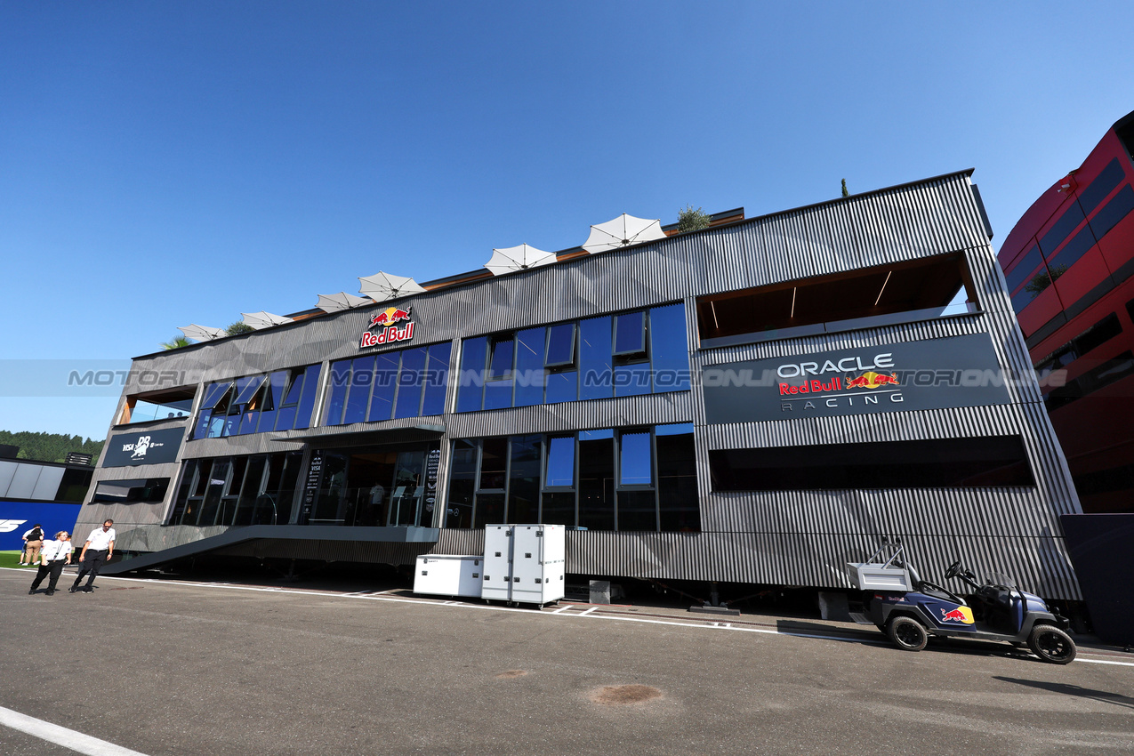 GP AUSTRIA, Red Bull Energy Station in the paddock.

26.06.2025. Formula 1 World Championship, Rd 11, Austrian Grand Prix, Spielberg, Austria, Preparation Day.

- www.xpbimages.com, EMail: requests@xpbimages.com © Copyright: Moy / XPB Images