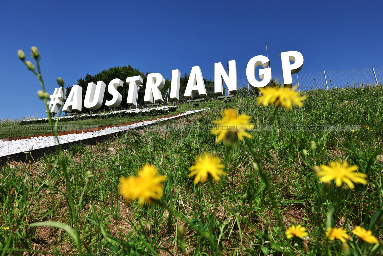 GP AUSTRIA, Circuit Atmosfera - #AustrianGP.

26.06.2025. Formula 1 World Championship, Rd 11, Austrian Grand Prix, Spielberg, Austria, Preparation Day.

- www.xpbimages.com, EMail: requests@xpbimages.com © Copyright: Moy / XPB Images