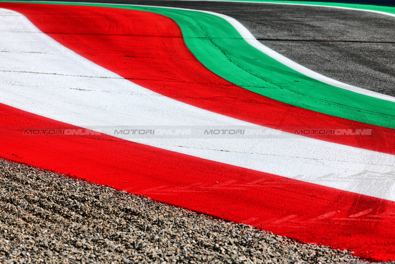 GP AUSTRIA, Circuit Atmosfera - kerb detail.

26.06.2025. Formula 1 World Championship, Rd 11, Austrian Grand Prix, Spielberg, Austria, Preparation Day.

- www.xpbimages.com, EMail: requests@xpbimages.com © Copyright: Moy / XPB Images