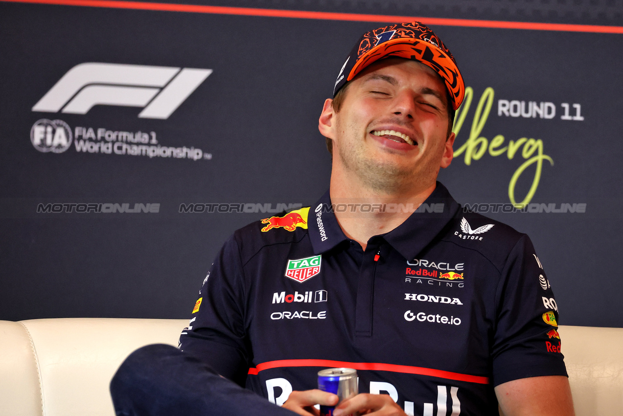GP AUSTRIA, Max Verstappen (NLD) Red Bull Racing in the FIA Press Conference.

26.06.2025. Formula 1 World Championship, Rd 11, Austrian Grand Prix, Spielberg, Austria, Preparation Day.

- www.xpbimages.com, EMail: requests@xpbimages.com © Copyright: Moy / XPB Images