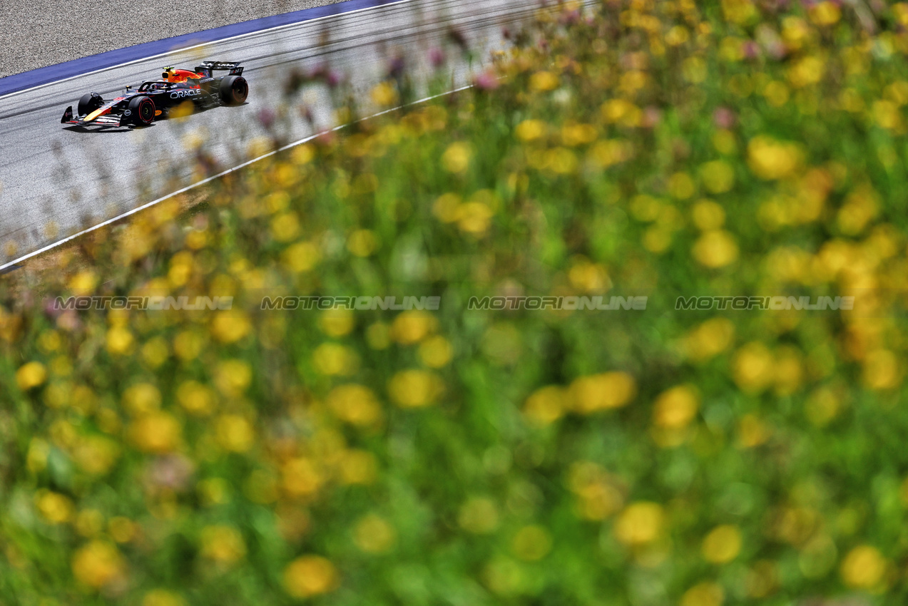 GP AUSTRIA, Yuki Tsunoda (JPN) Red Bull Racing RB21.

28.06.2025. Formula 1 World Championship, Rd 11, Austrian Grand Prix, Spielberg, Austria, Qualifiche Day.

- www.xpbimages.com, EMail: requests@xpbimages.com © Copyright: Charniaux / XPB Images