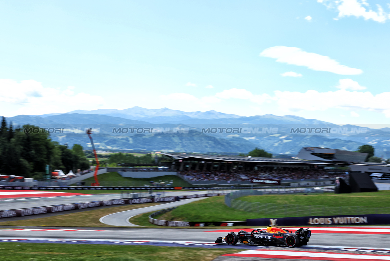 GP AUSTRIA, Max Verstappen (NLD) Red Bull Racing RB21.

28.06.2025. Formula 1 World Championship, Rd 11, Austrian Grand Prix, Spielberg, Austria, Qualifiche Day.

- www.xpbimages.com, EMail: requests@xpbimages.com © Copyright: Batchelor / XPB Images