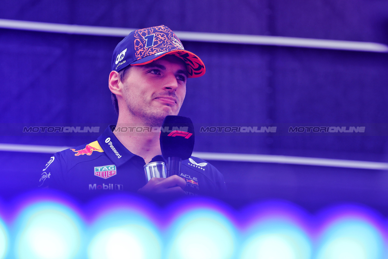 GP AUSTRIA, Max Verstappen (NLD) Red Bull Racing on the FanZone Stage.

28.06.2025. Formula 1 World Championship, Rd 11, Austrian Grand Prix, Spielberg, Austria, Qualifiche Day.

- www.xpbimages.com, EMail: requests@xpbimages.com © Copyright: Moy / XPB Images