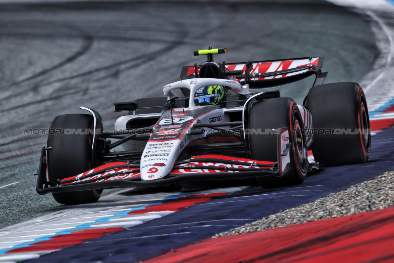 GP AUSTRIA, Oliver Bearman (GBR) Haas VF-25.

28.06.2025. Formula 1 World Championship, Rd 11, Austrian Grand Prix, Spielberg, Austria, Qualifiche Day.

- www.xpbimages.com, EMail: requests@xpbimages.com © Copyright: Charniaux / XPB Images