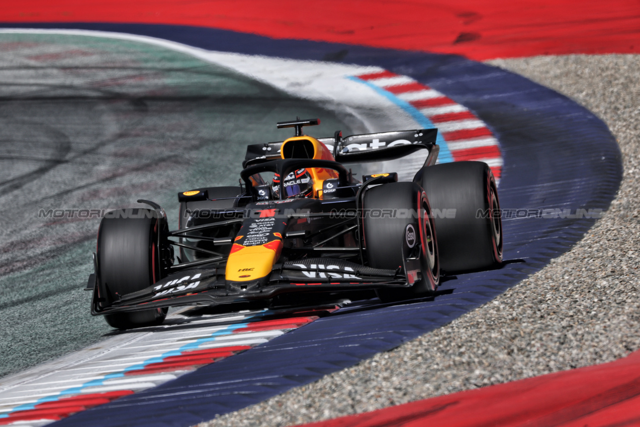 GP AUSTRIA, Max Verstappen (NLD) Red Bull Racing RB21.

28.06.2025. Formula 1 World Championship, Rd 11, Austrian Grand Prix, Spielberg, Austria, Qualifiche Day.

- www.xpbimages.com, EMail: requests@xpbimages.com © Copyright: Charniaux / XPB Images