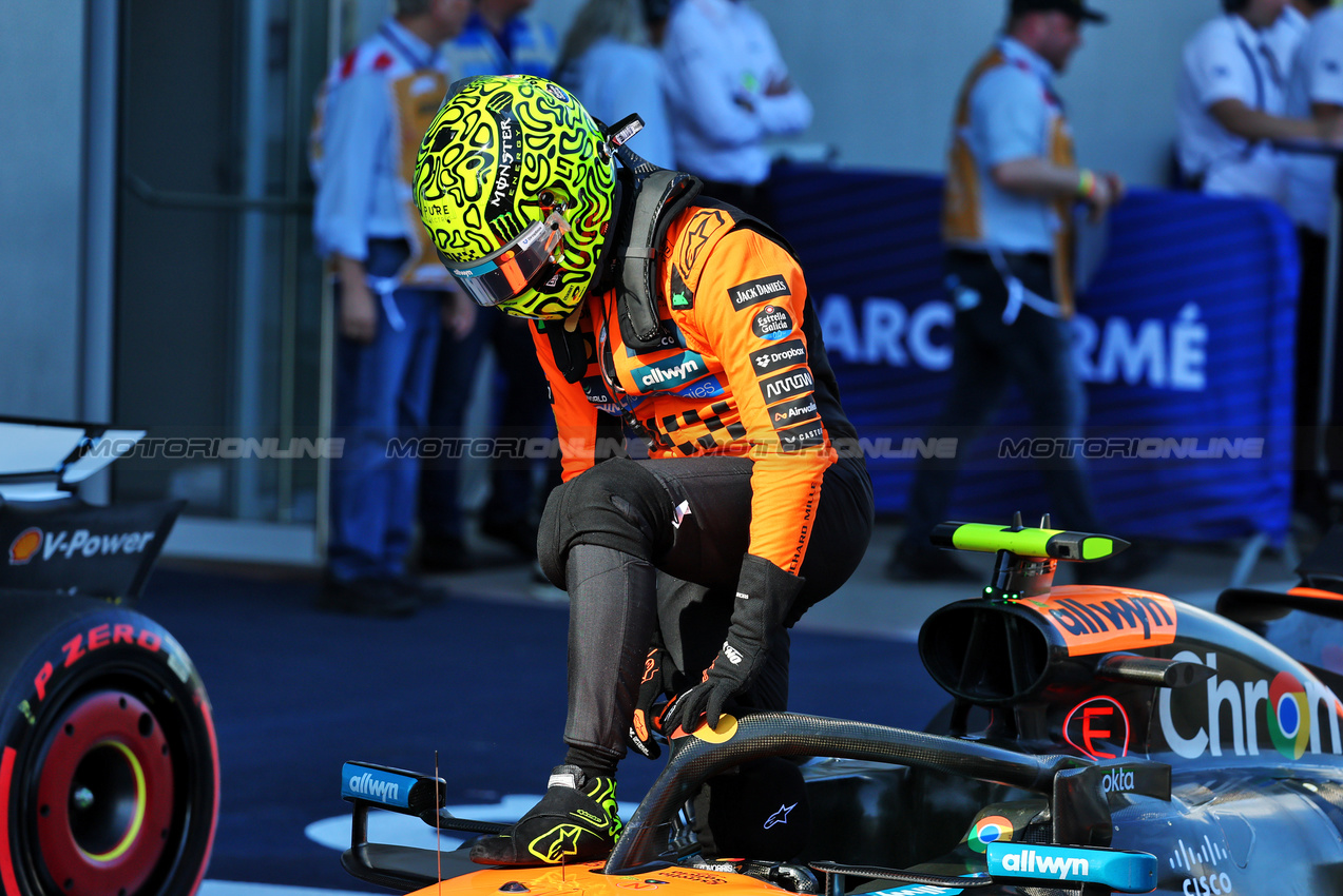 GP AUSTRIA, Lando Norris (GBR) McLaren MCL39 in qualifying parc ferme.

28.06.2025. Formula 1 World Championship, Rd 11, Austrian Grand Prix, Spielberg, Austria, Qualifiche Day.

- www.xpbimages.com, EMail: requests@xpbimages.com © Copyright: Batchelor / XPB Images