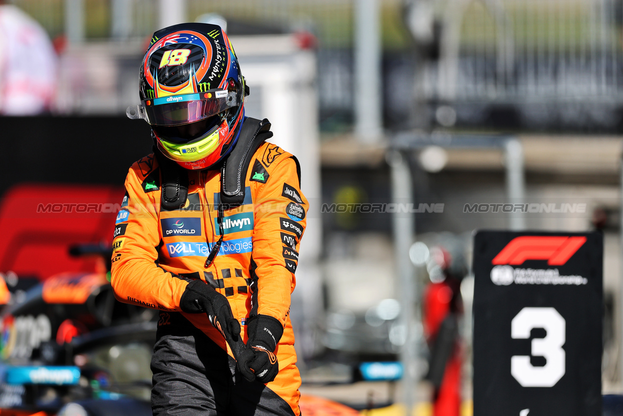 GP AUSTRIA, Third placed Oscar Piastri (AUS) McLaren in qualifying parc ferme.

28.06.2025. Formula 1 World Championship, Rd 11, Austrian Grand Prix, Spielberg, Austria, Qualifiche Day.

- www.xpbimages.com, EMail: requests@xpbimages.com © Copyright: Charniaux / XPB Images