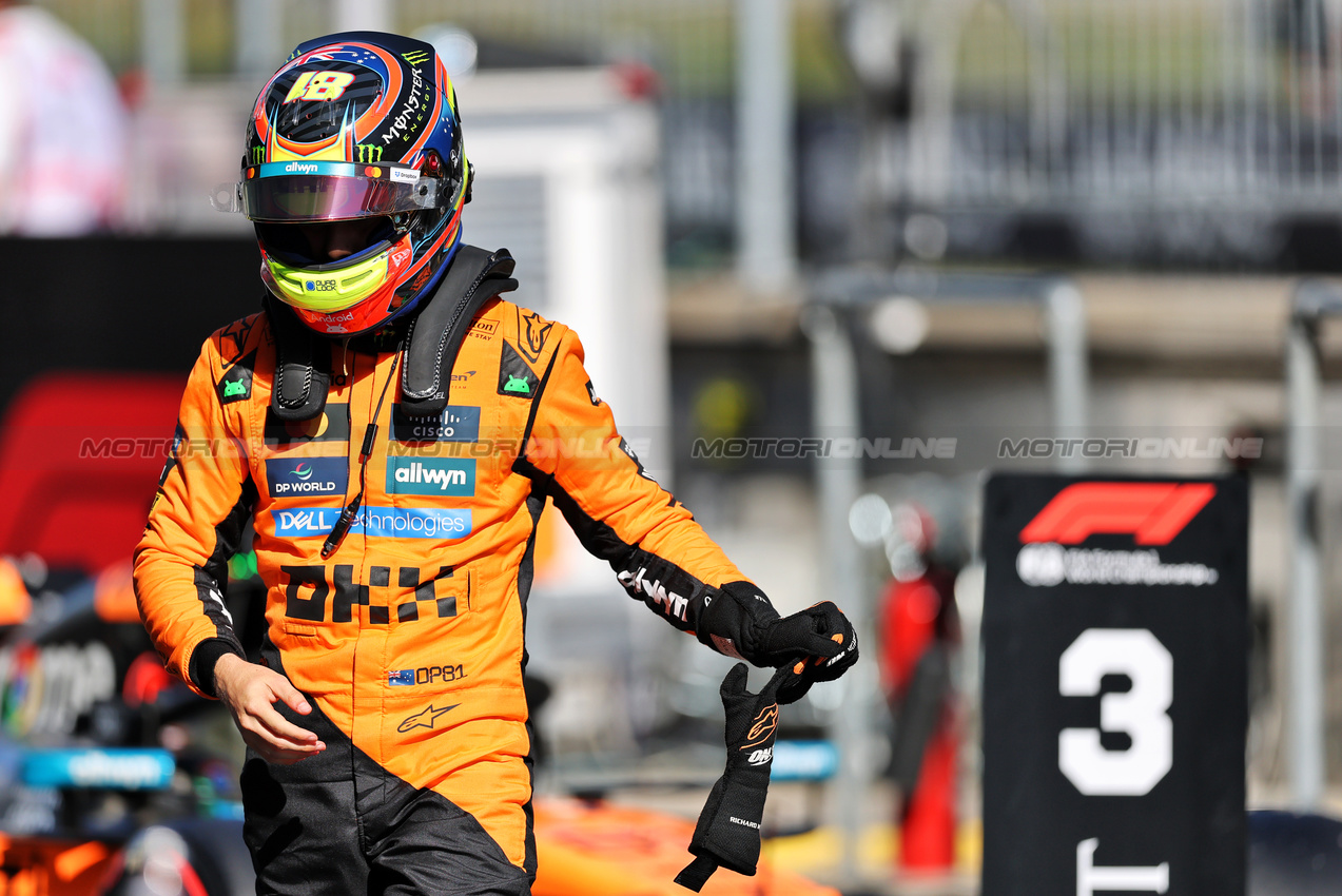 GP AUSTRIA, Third placed Oscar Piastri (AUS) McLaren in qualifying parc ferme.

28.06.2025. Formula 1 World Championship, Rd 11, Austrian Grand Prix, Spielberg, Austria, Qualifiche Day.

- www.xpbimages.com, EMail: requests@xpbimages.com © Copyright: Charniaux / XPB Images