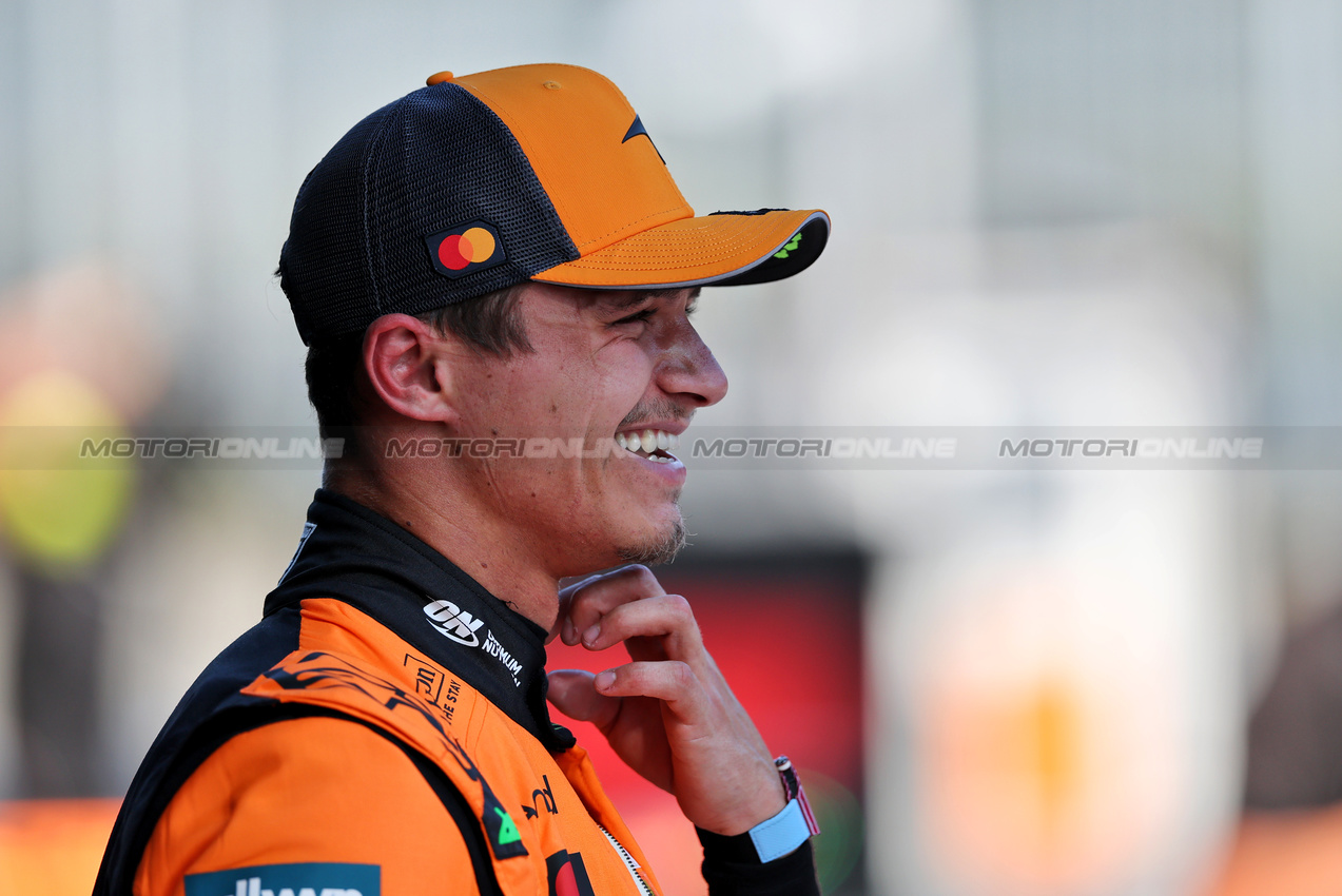 GP AUSTRIA, Pole sitter Lando Norris (GBR) McLaren in qualifying parc ferme.

28.06.2025. Formula 1 World Championship, Rd 11, Austrian Grand Prix, Spielberg, Austria, Qualifiche Day.

- www.xpbimages.com, EMail: requests@xpbimages.com © Copyright: Charniaux / XPB Images