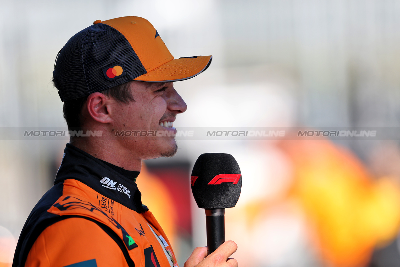 GP AUSTRIA, Pole sitter Lando Norris (GBR) McLaren in qualifying parc ferme.

28.06.2025. Formula 1 World Championship, Rd 11, Austrian Grand Prix, Spielberg, Austria, Qualifiche Day.

- www.xpbimages.com, EMail: requests@xpbimages.com © Copyright: Charniaux / XPB Images
