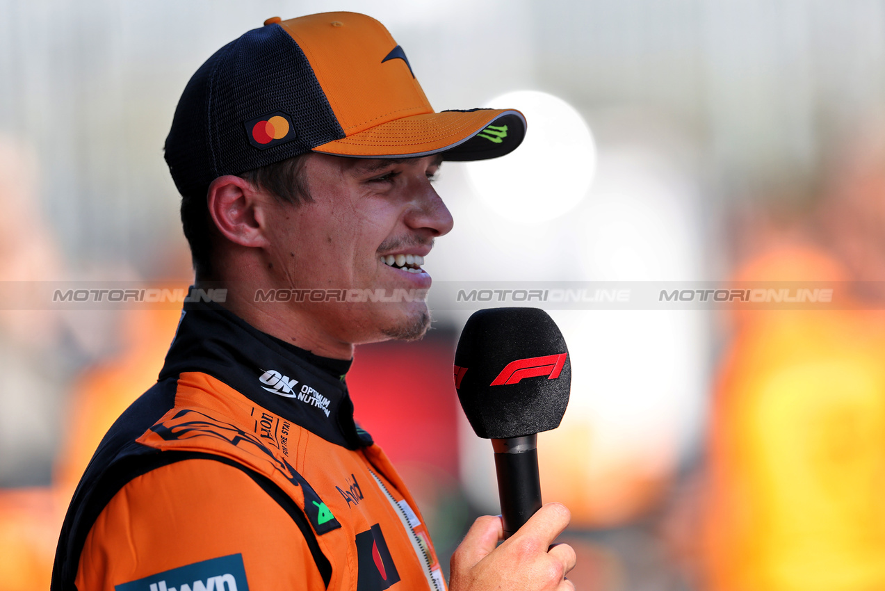 GP AUSTRIA, Pole sitter Lando Norris (GBR) McLaren in qualifying parc ferme.

28.06.2025. Formula 1 World Championship, Rd 11, Austrian Grand Prix, Spielberg, Austria, Qualifiche Day.

- www.xpbimages.com, EMail: requests@xpbimages.com © Copyright: Charniaux / XPB Images