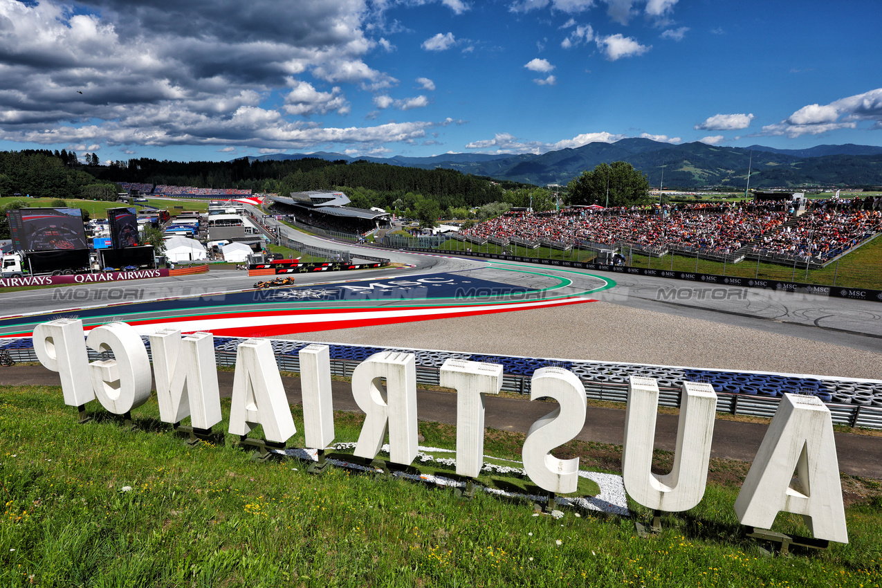 GP AUSTRIA, Oscar Piastri (AUS) McLaren MCL39.

28.06.2025. Formula 1 World Championship, Rd 11, Austrian Grand Prix, Spielberg, Austria, Qualifiche Day.

- www.xpbimages.com, EMail: requests@xpbimages.com © Copyright: Moy / XPB Images