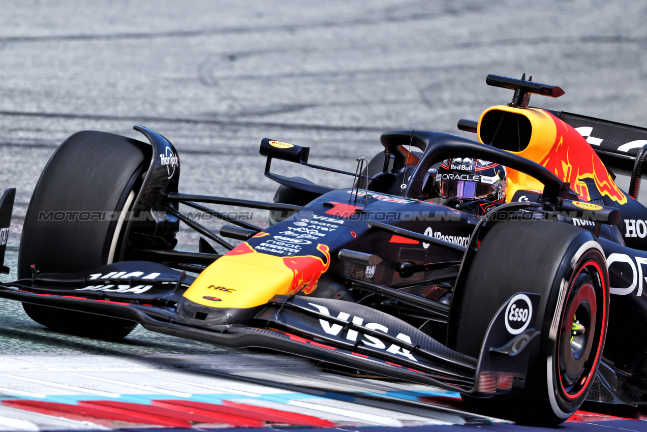 GP AUSTRIA, Max Verstappen (NLD) Red Bull Racing RB21.

28.06.2025. Formula 1 World Championship, Rd 11, Austrian Grand Prix, Spielberg, Austria, Qualifiche Day.

- www.xpbimages.com, EMail: requests@xpbimages.com © Copyright: Batchelor / XPB Images