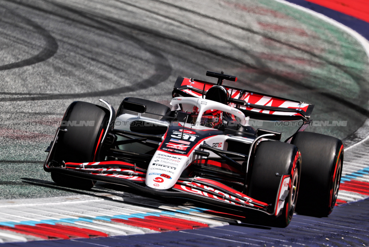 GP AUSTRIA, Esteban Ocon (FRA) Haas VF-25.

28.06.2025. Formula 1 World Championship, Rd 11, Austrian Grand Prix, Spielberg, Austria, Qualifiche Day.

- www.xpbimages.com, EMail: requests@xpbimages.com © Copyright: Batchelor / XPB Images