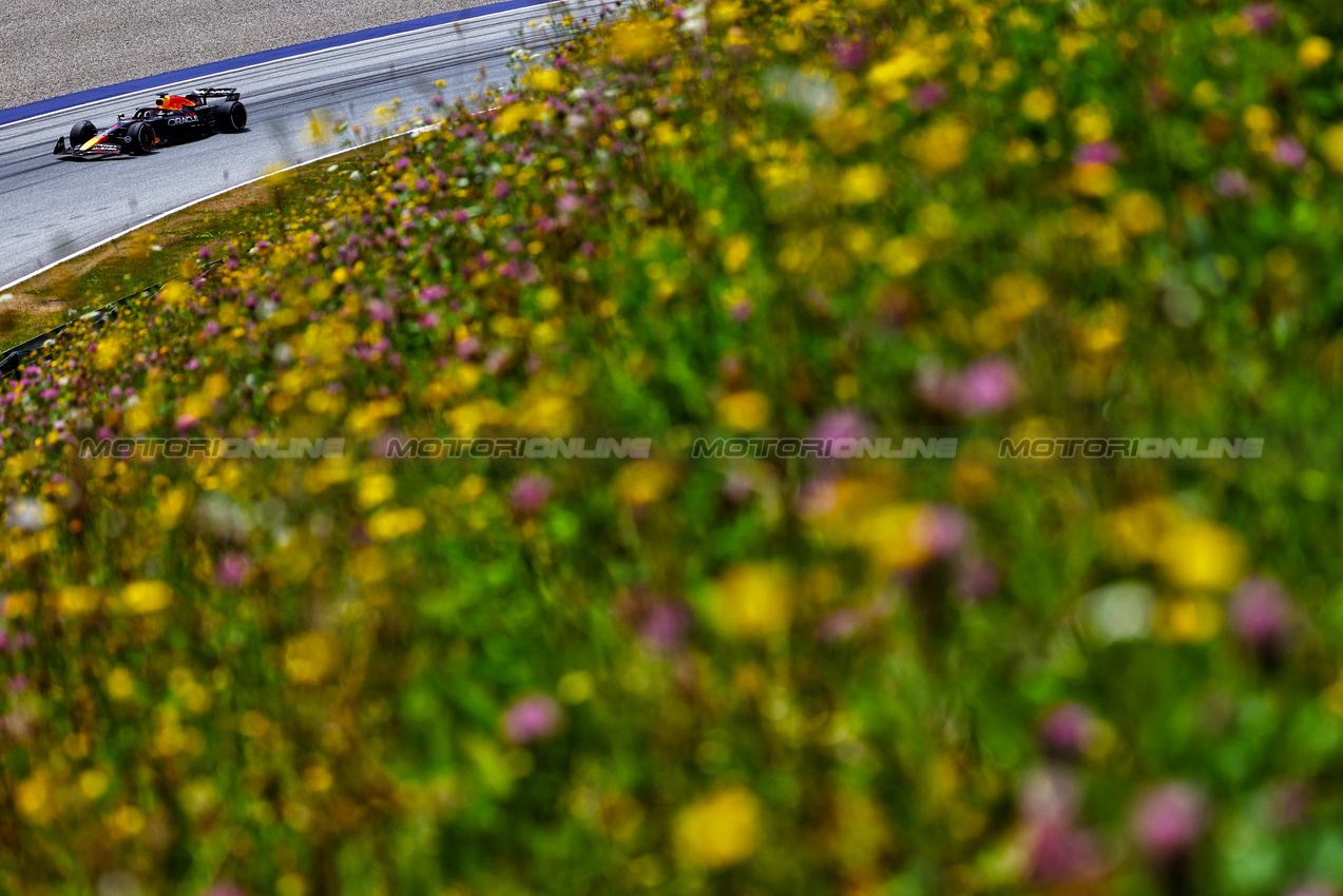GP AUSTRIA, Max Verstappen (NLD) Red Bull Racing RB21.

28.06.2025. Formula 1 World Championship, Rd 11, Austrian Grand Prix, Spielberg, Austria, Qualifiche Day.

- www.xpbimages.com, EMail: requests@xpbimages.com © Copyright: Charniaux / XPB Images
