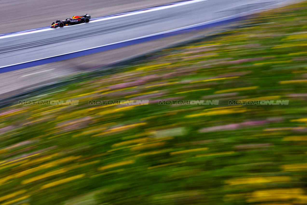 GP AUSTRIA, Max Verstappen (NLD) Red Bull Racing RB21.

28.06.2025. Formula 1 World Championship, Rd 11, Austrian Grand Prix, Spielberg, Austria, Qualifiche Day.

- www.xpbimages.com, EMail: requests@xpbimages.com © Copyright: Charniaux / XPB Images