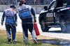 GP AUSTRIA, Circuit Atmosfera - a grass fire is extinguished during qualifying by marshals. 

28.06.2025. Formula 1 World Championship, Rd 11, Austrian Grand Prix, Spielberg, Austria, Qualifiche Day.

- www.xpbimages.com, EMail: requests@xpbimages.com © Copyright: Charniaux / XPB Images