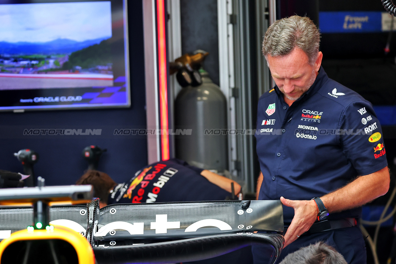 GP AUSTRIA, Christian Horner (GBR) Red Bull Racing Team Principal with the Red Bull Racing RB21.

27.06.2025. Formula 1 World Championship, Rd 11, Austrian Grand Prix, Spielberg, Austria, Practice Day.

- www.xpbimages.com, EMail: requests@xpbimages.com © Copyright: Batchelor / XPB Images