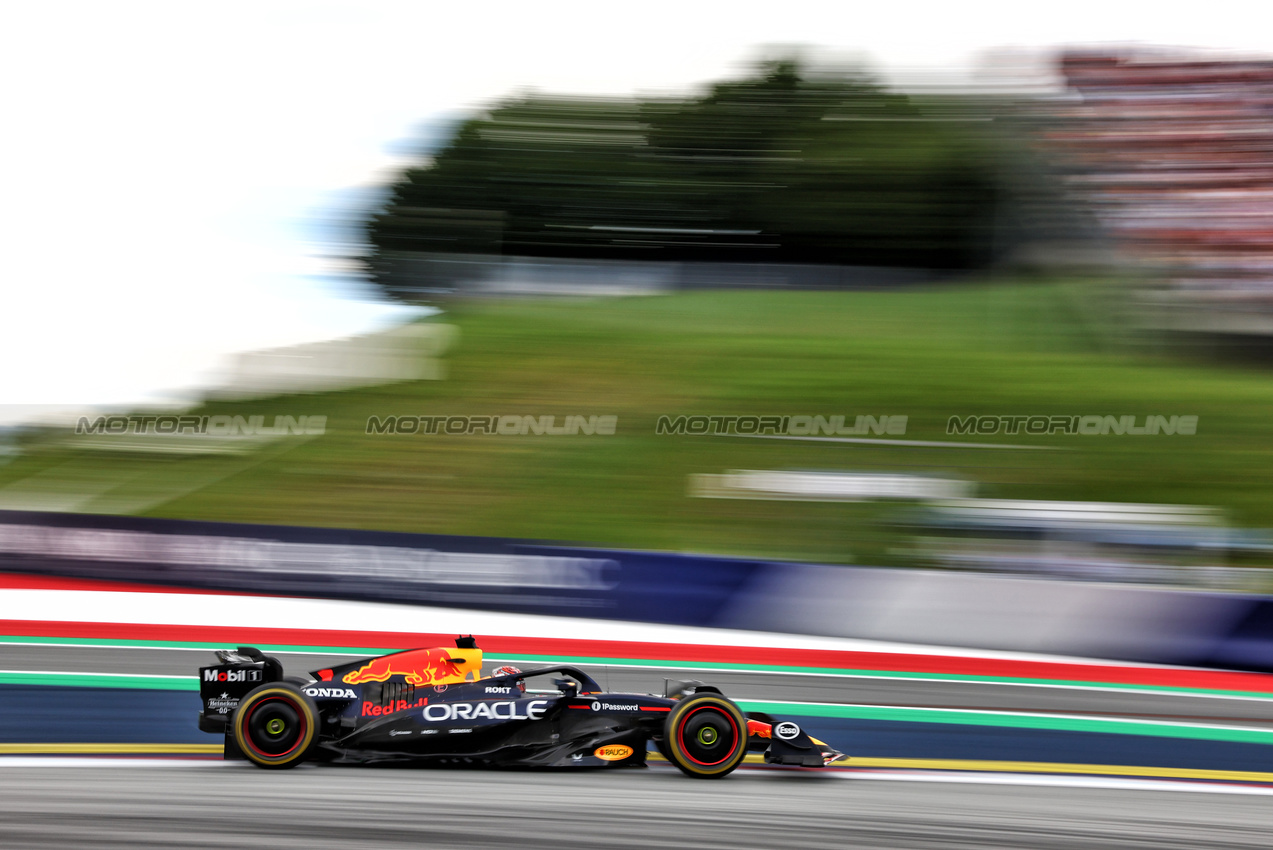 GP AUSTRIA, Max Verstappen (NLD) Red Bull Racing RB21.

27.06.2025. Formula 1 World Championship, Rd 11, Austrian Grand Prix, Spielberg, Austria, Practice Day.

- www.xpbimages.com, EMail: requests@xpbimages.com © Copyright: Charniaux / XPB Images