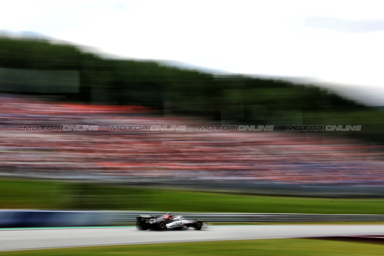 GP AUSTRIA, Esteban Ocon (FRA) Haas VF-25.

27.06.2025. Formula 1 World Championship, Rd 11, Austrian Grand Prix, Spielberg, Austria, Practice Day.

- www.xpbimages.com, EMail: requests@xpbimages.com © Copyright: Charniaux / XPB Images